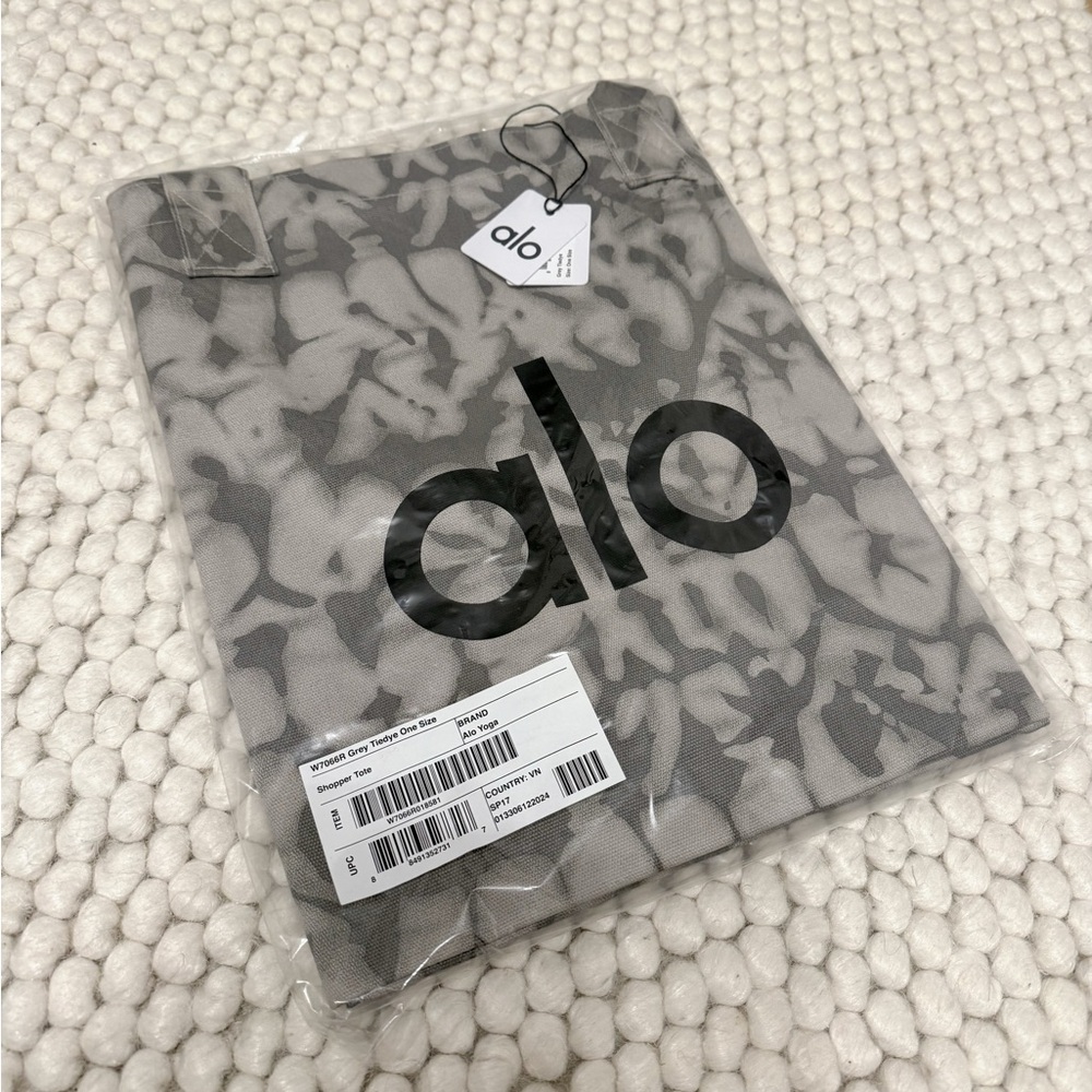 Never used - Alo Tie Dye Tote Shopper Bag